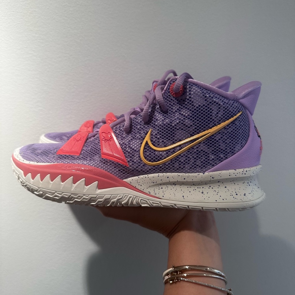 Nike Kyrie 7 'Daughters'
